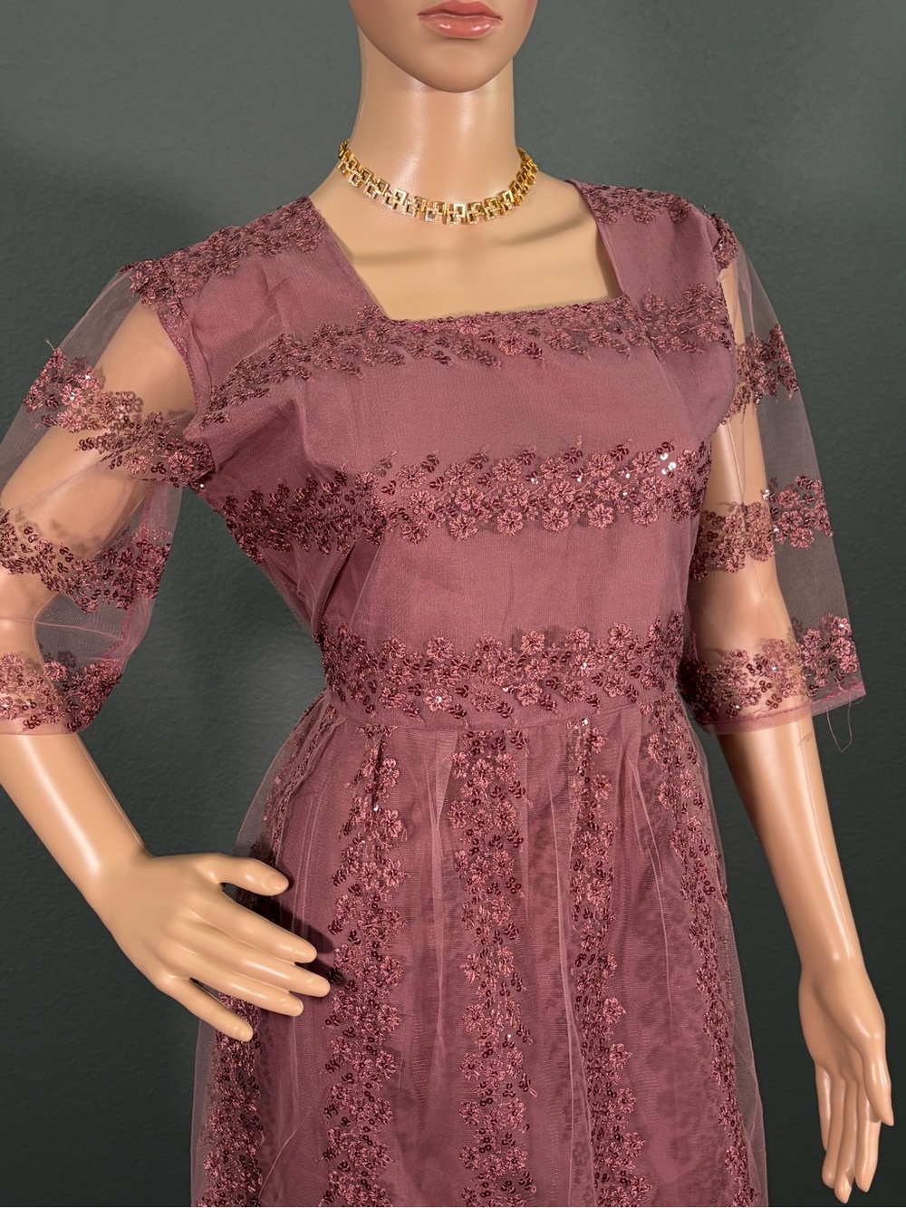 Brand new Mauve Lace Midi Dress,Bust - M up to L,L up to XL
